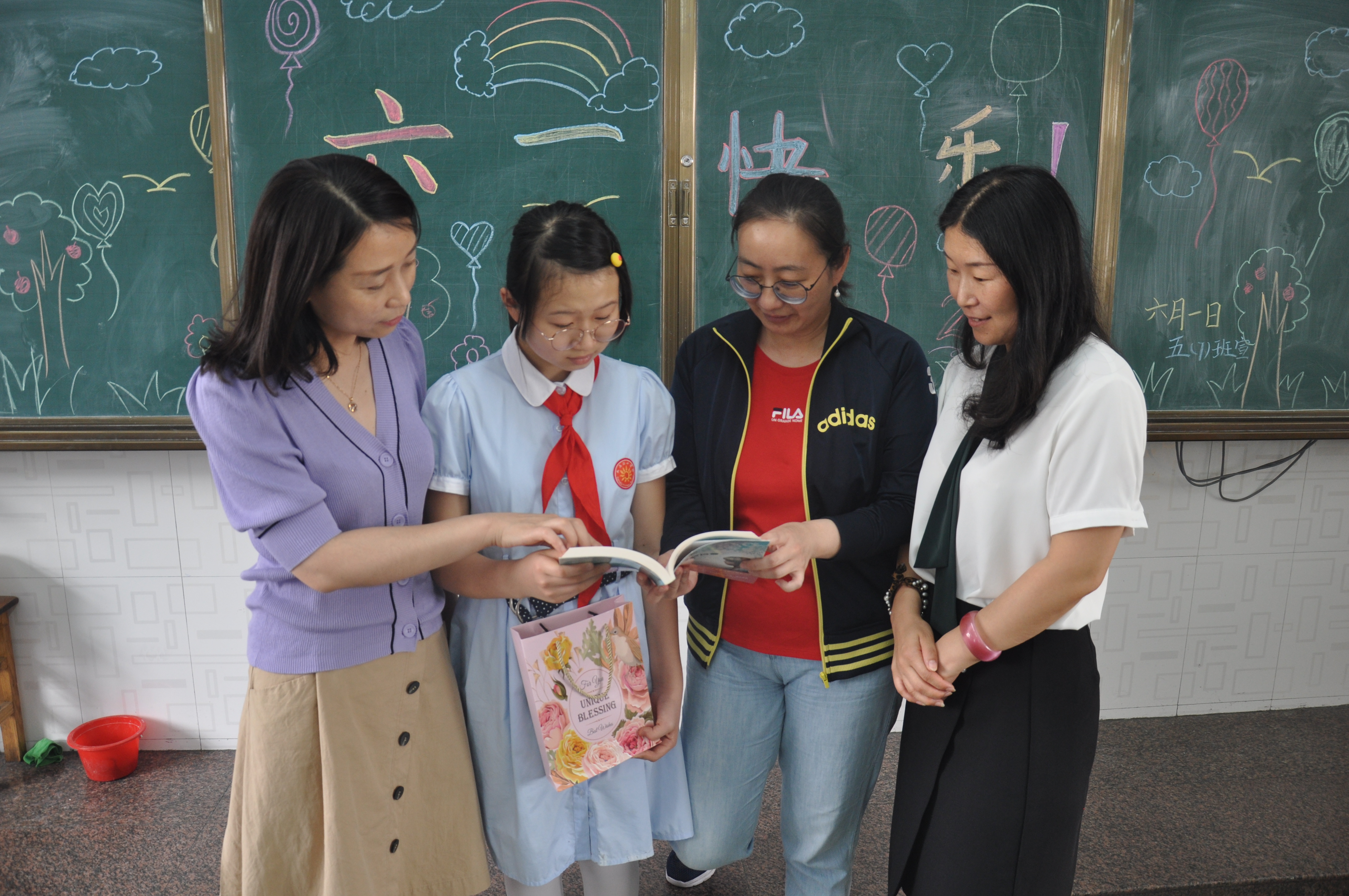 童年生长徐州市大马路小学庆祝六一主题活动