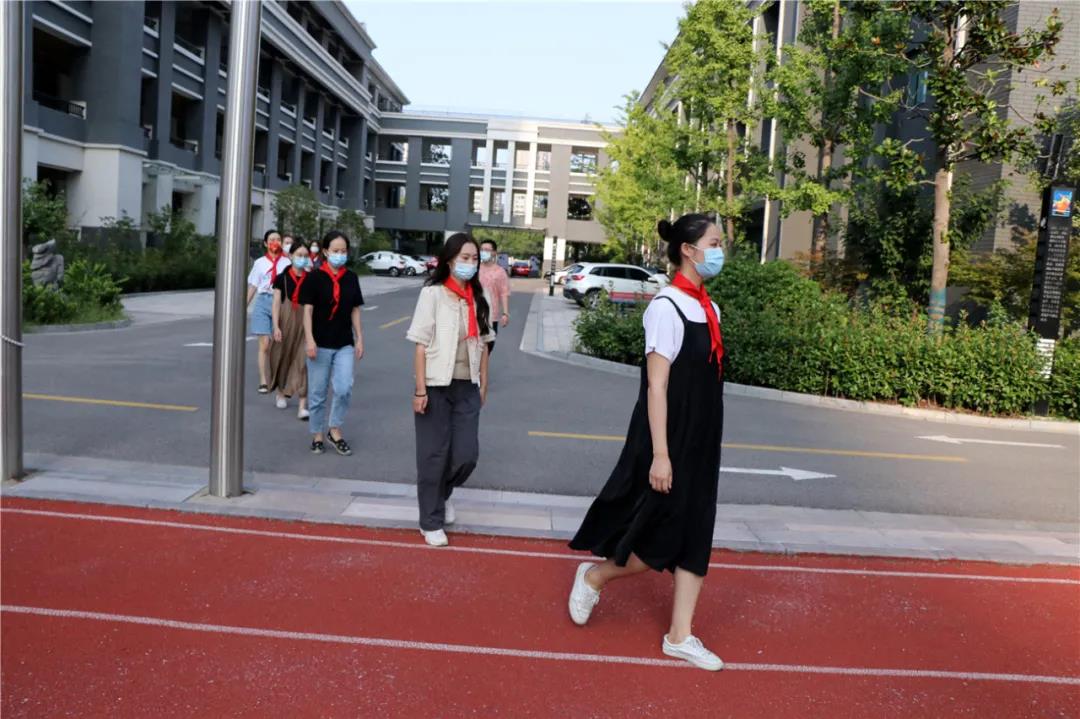 周密部署严格防控少华街小学开展开学复课疫情防控应急演练