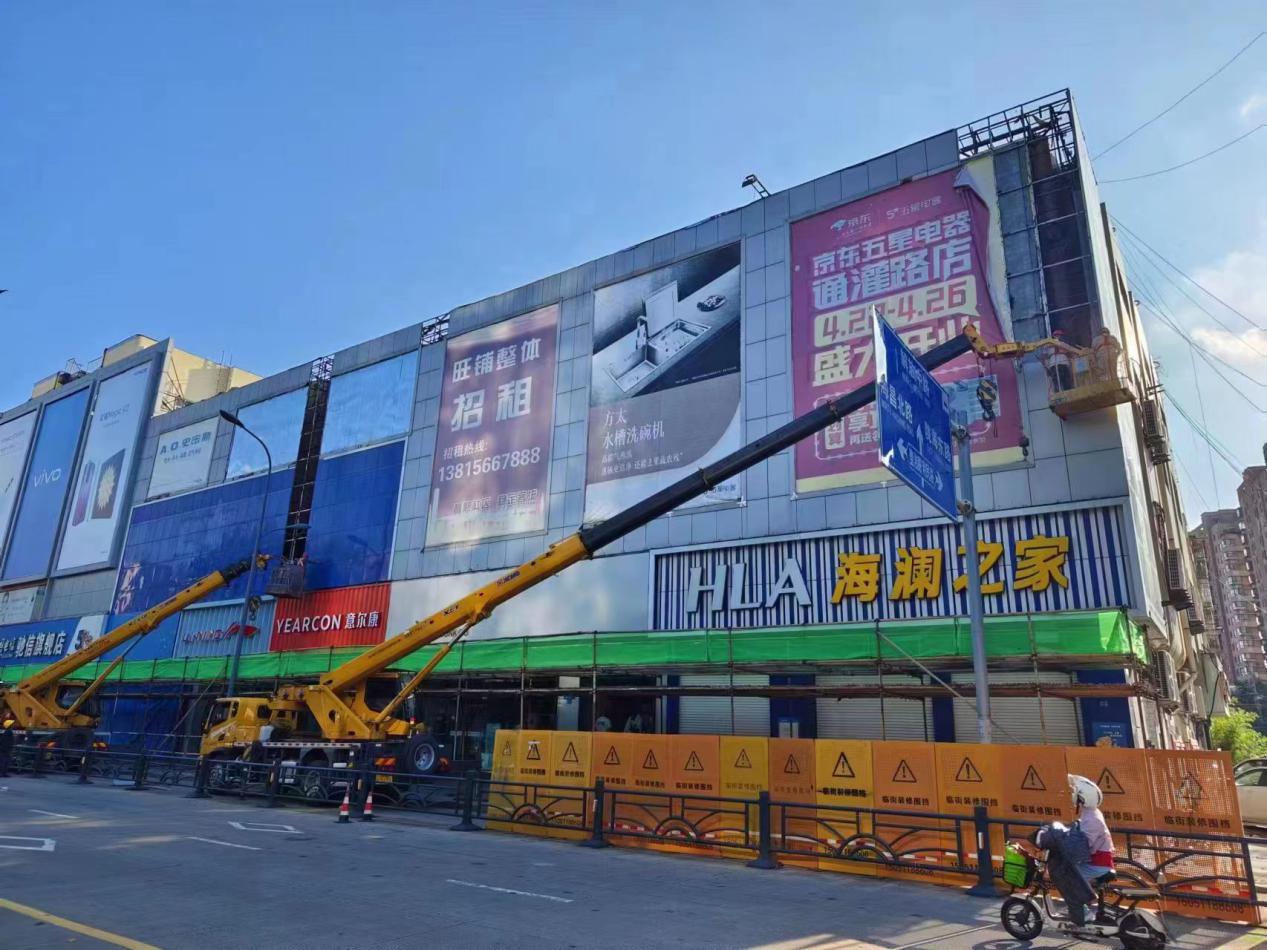 连云港候车亭广告：城市流动的艺术