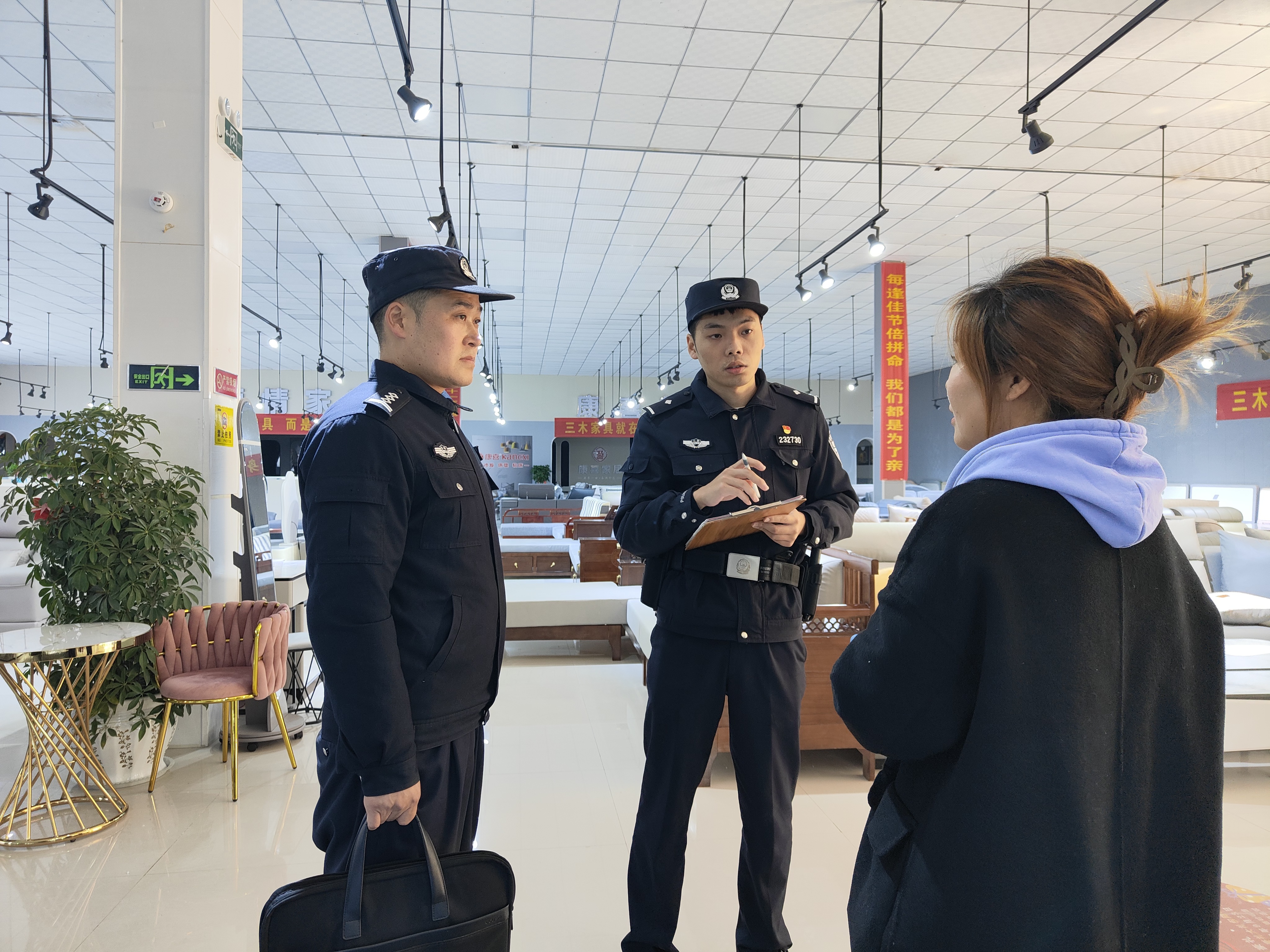 邳州公安入户走访,为民服务"零距离"