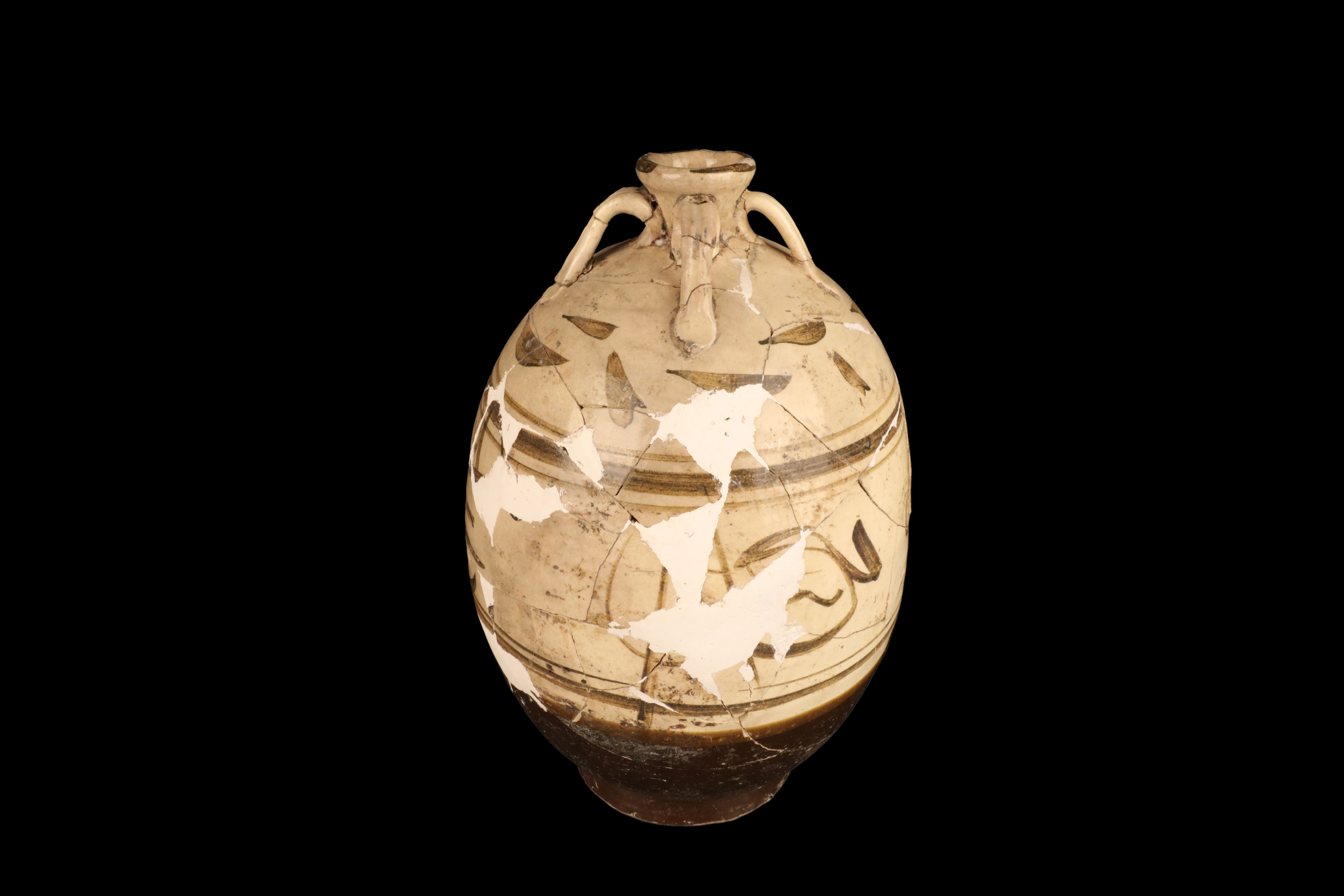 下邳故城遗址上发现的四系瓶。下邳故城遗址考古队 供图