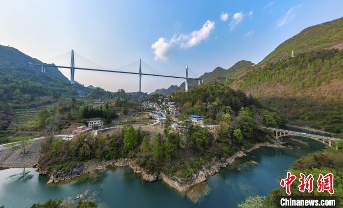 资料图：为贵州平塘的平里河村。　唐哲 摄