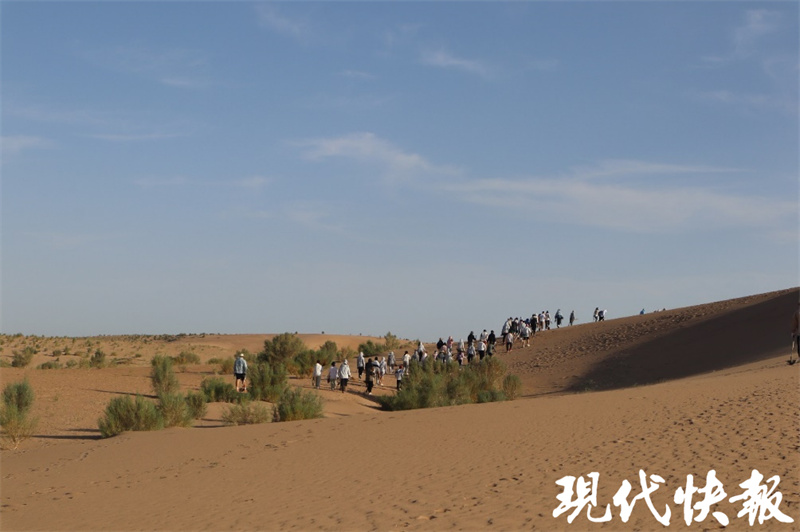 新华社权威快报｜宁夏境内腾格里沙漠锁边全面完成