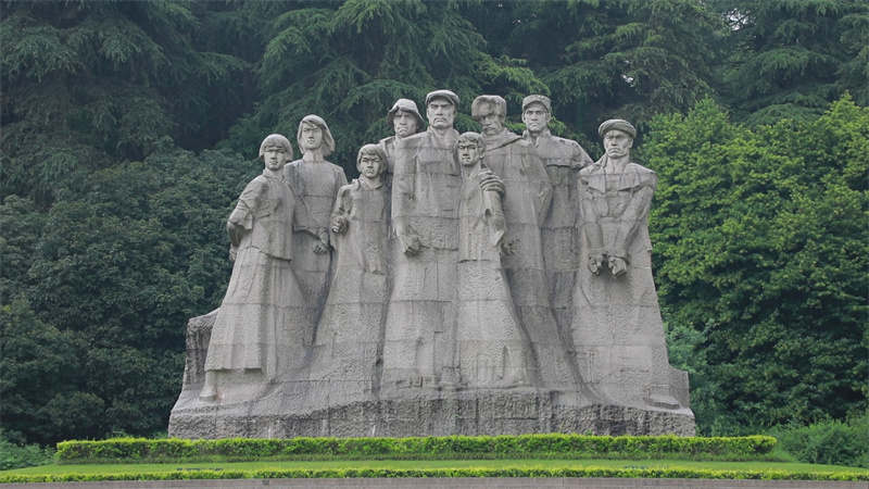 雨花台烈士陵园群雕图片