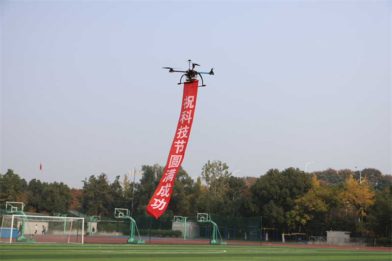 分享了自己参加第七届全国青少年无人机大赛并获得全国一等奖的心路