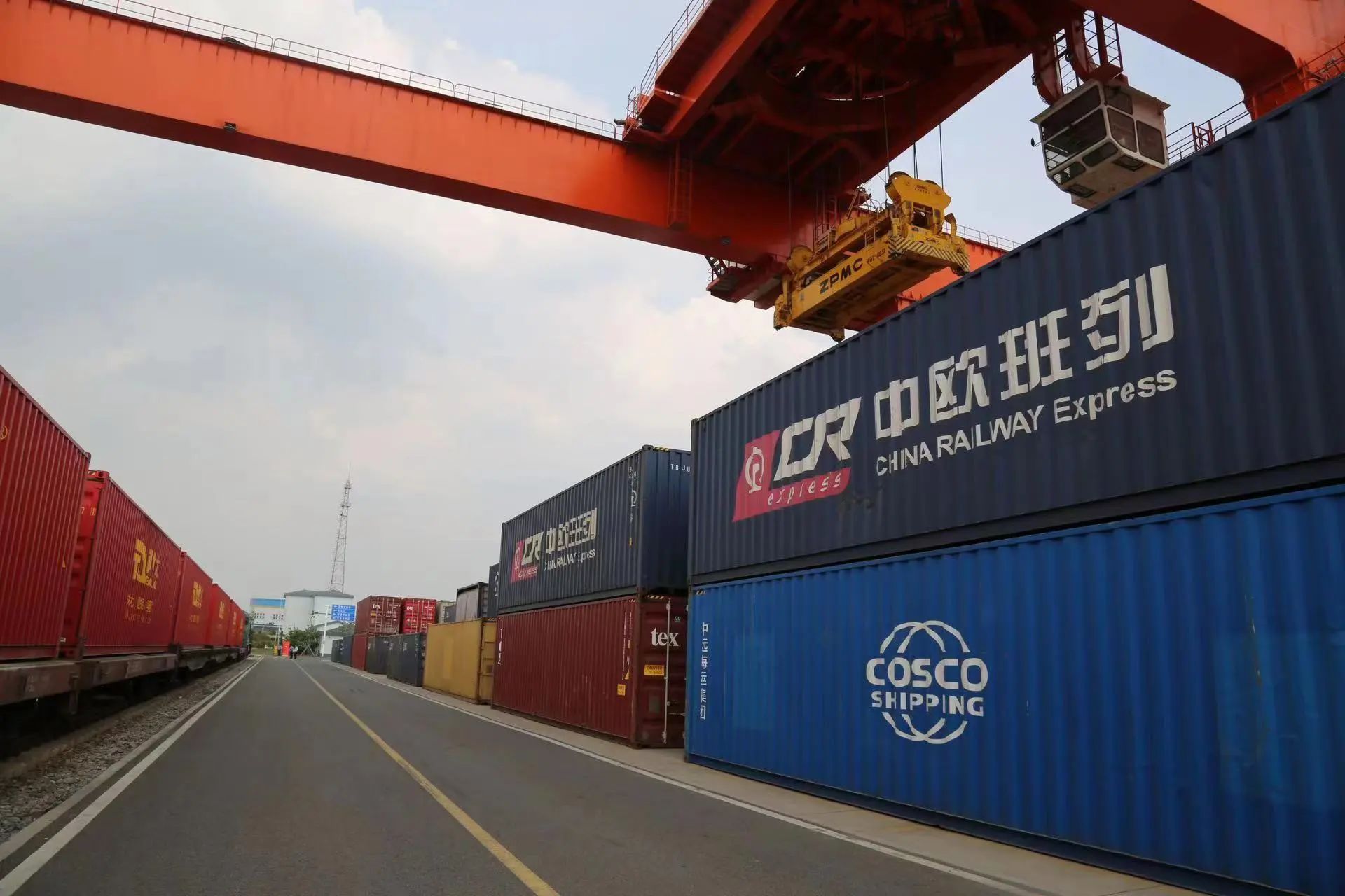 推进交通运输减污降碳协同增效