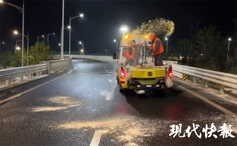 以雪为令南京交通守护广大市民平安出行