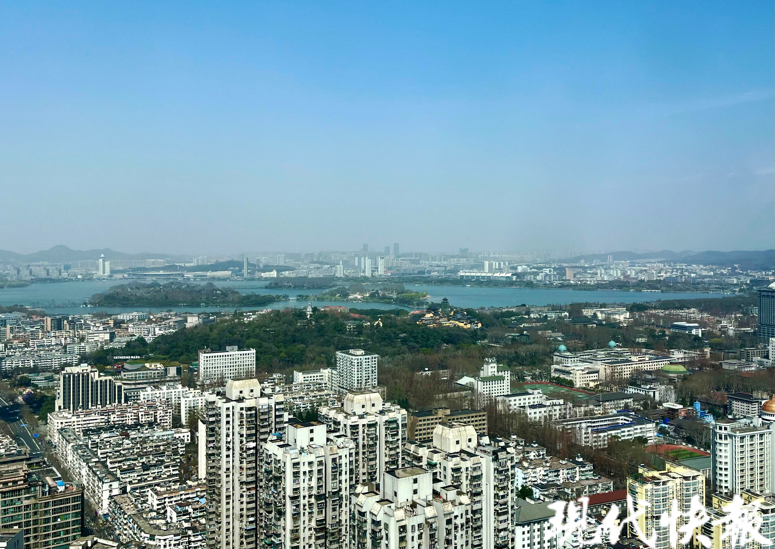 南京,镇江,扬州甚至有望超过26℃,大有跳过春季,冲刺入夏的意思了