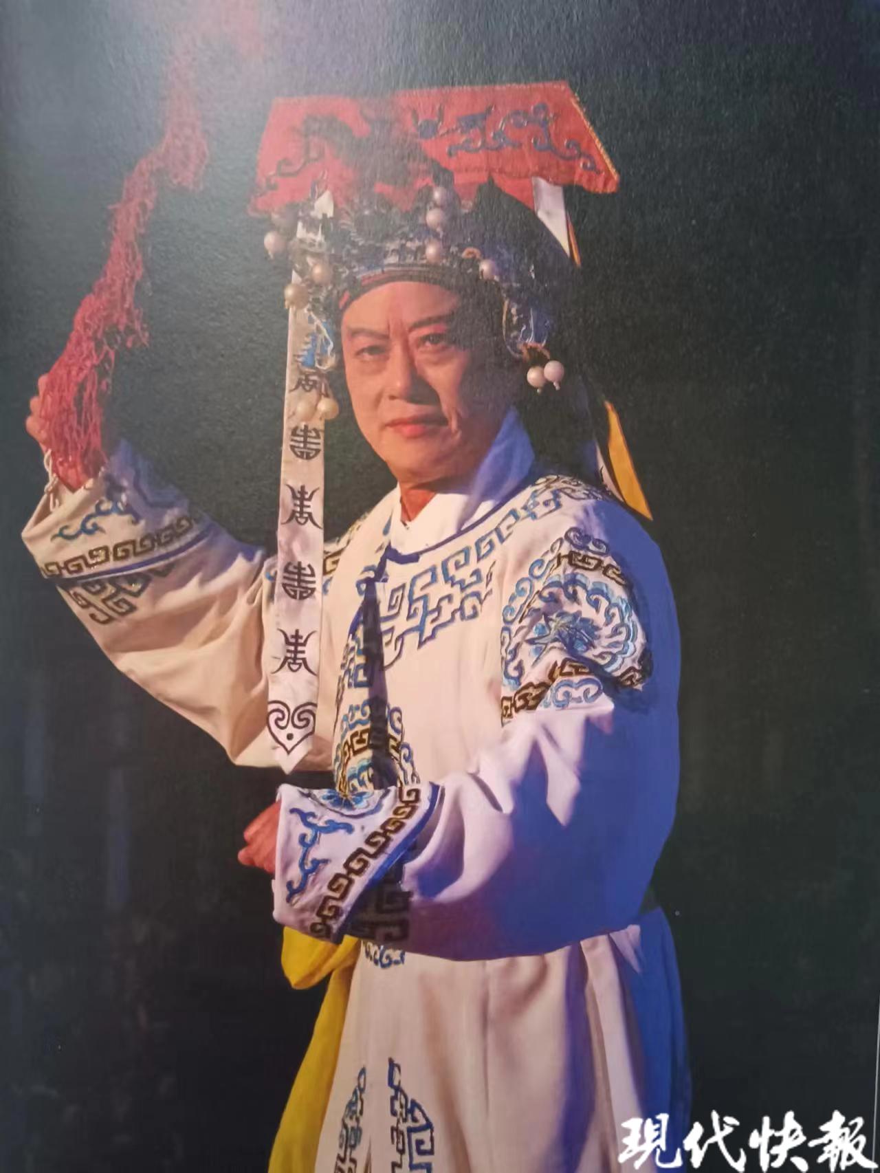 首页>南京>正文>1280_1706竖版 竖屏