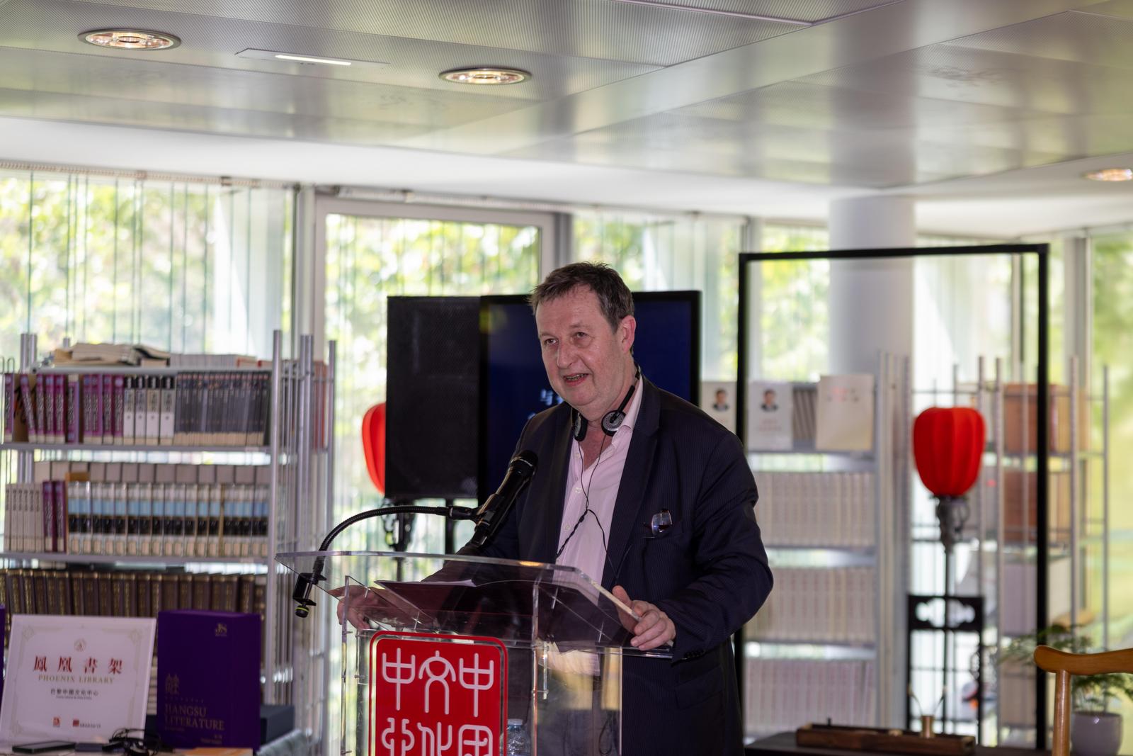 与凤凰一起阅读中国!