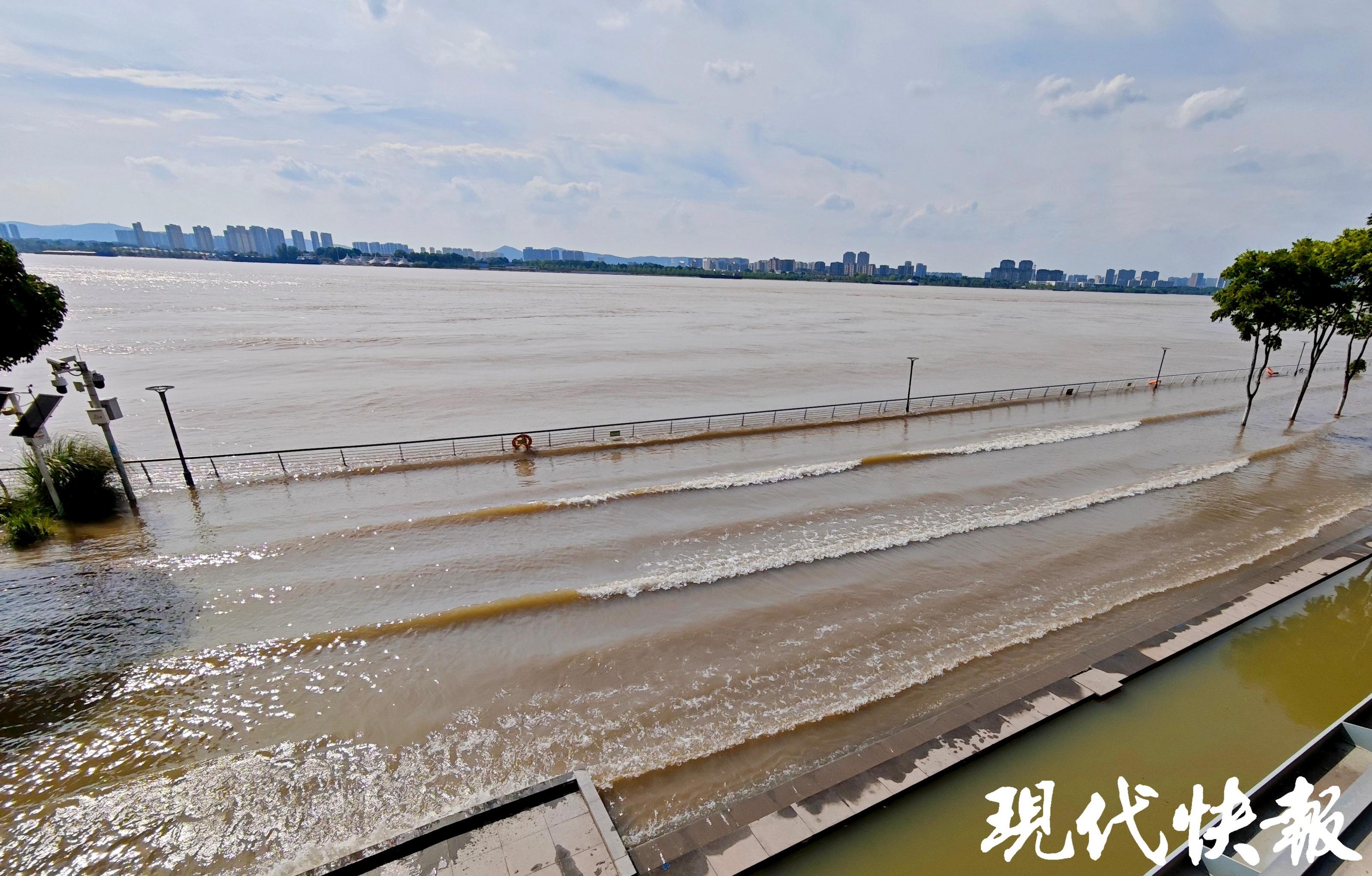 长江南京站水位有所下降