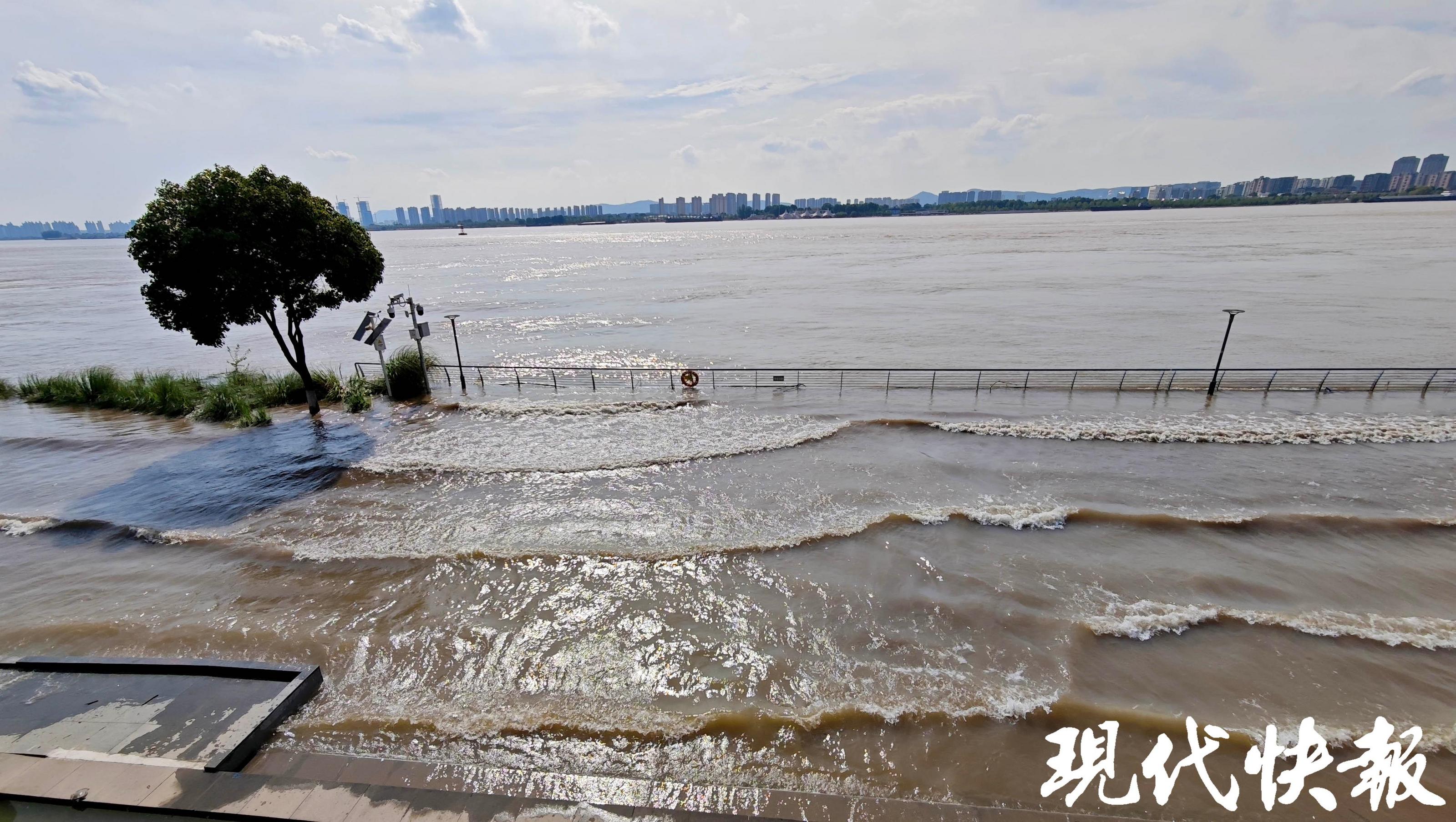 长江南京站水位有所下降