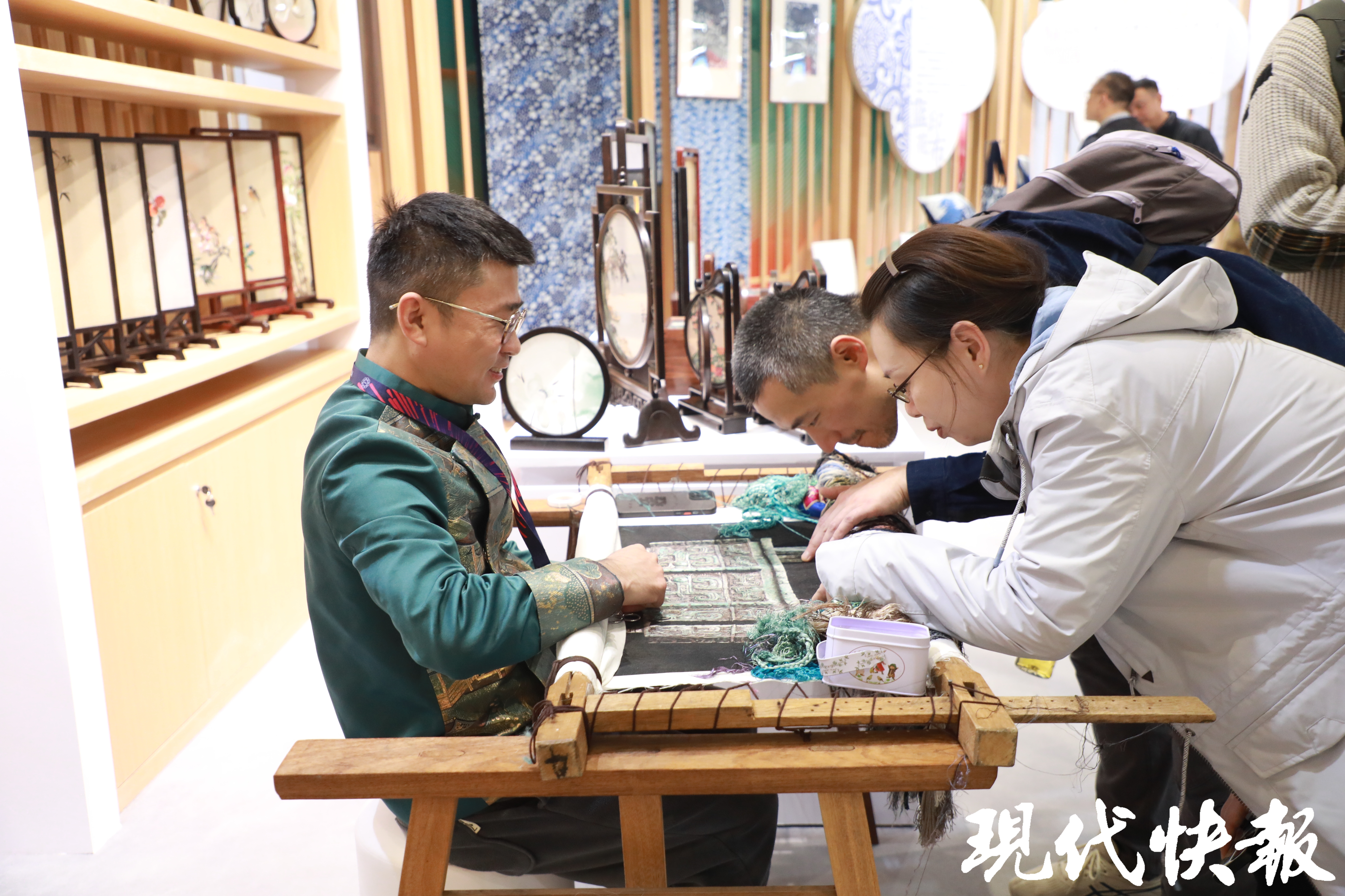 95后00后接棒非遗传承，最潮国风席卷长三角文博会-现代快报网