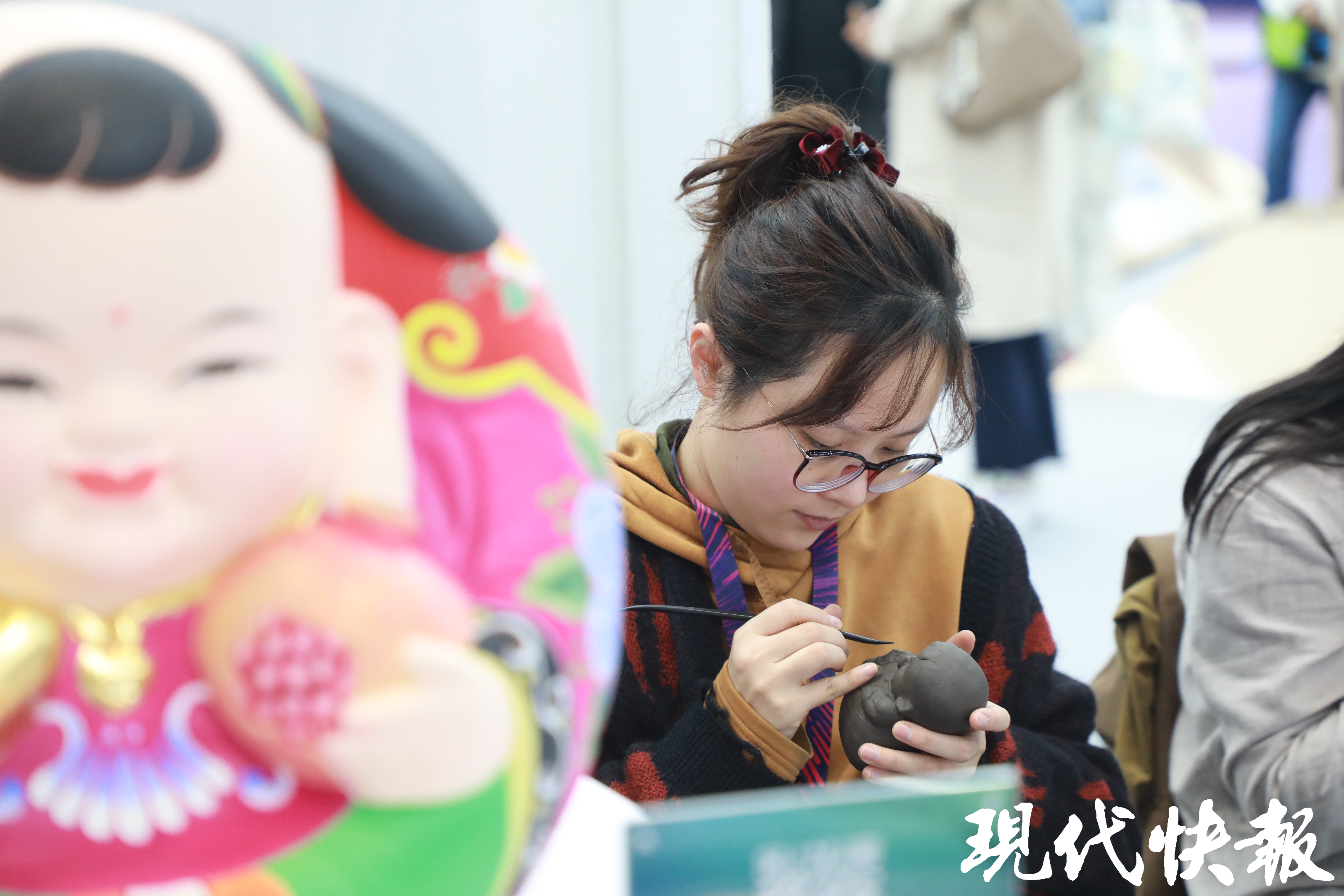 95后00后接棒非遗传承，最潮国风席卷长三角文博会-现代快报网