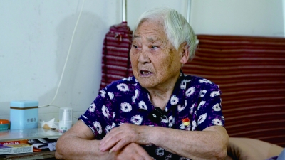 ▲见证人张翠华。南京日报/紫金山新闻记者 孟勃翰 邢飞月 摄