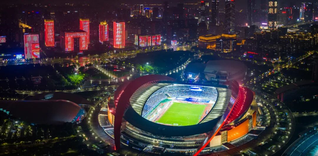 南京奥体中心体育场。南京日报/紫金山新闻记者 沐剑平 摄