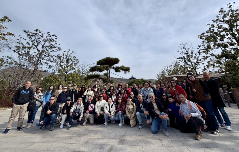 今年春天，马来西亚会奖旅游团游览江苏园博园。南京文旅供图