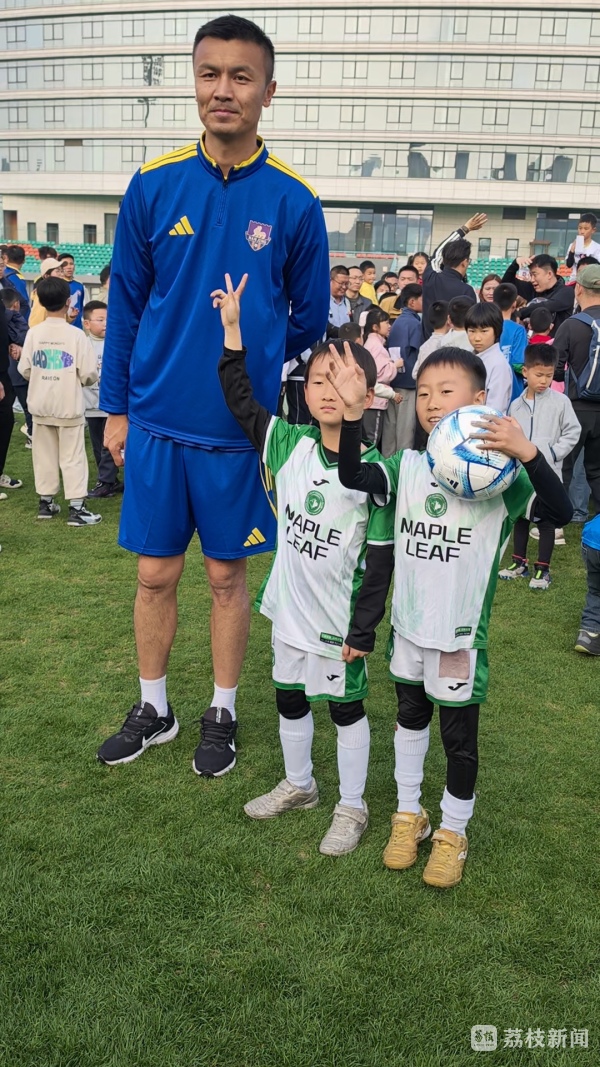 【跟着春天去上课】首次春假遇见“苏超”开放日：一场关于热爱与梦想的“播种”(图2)