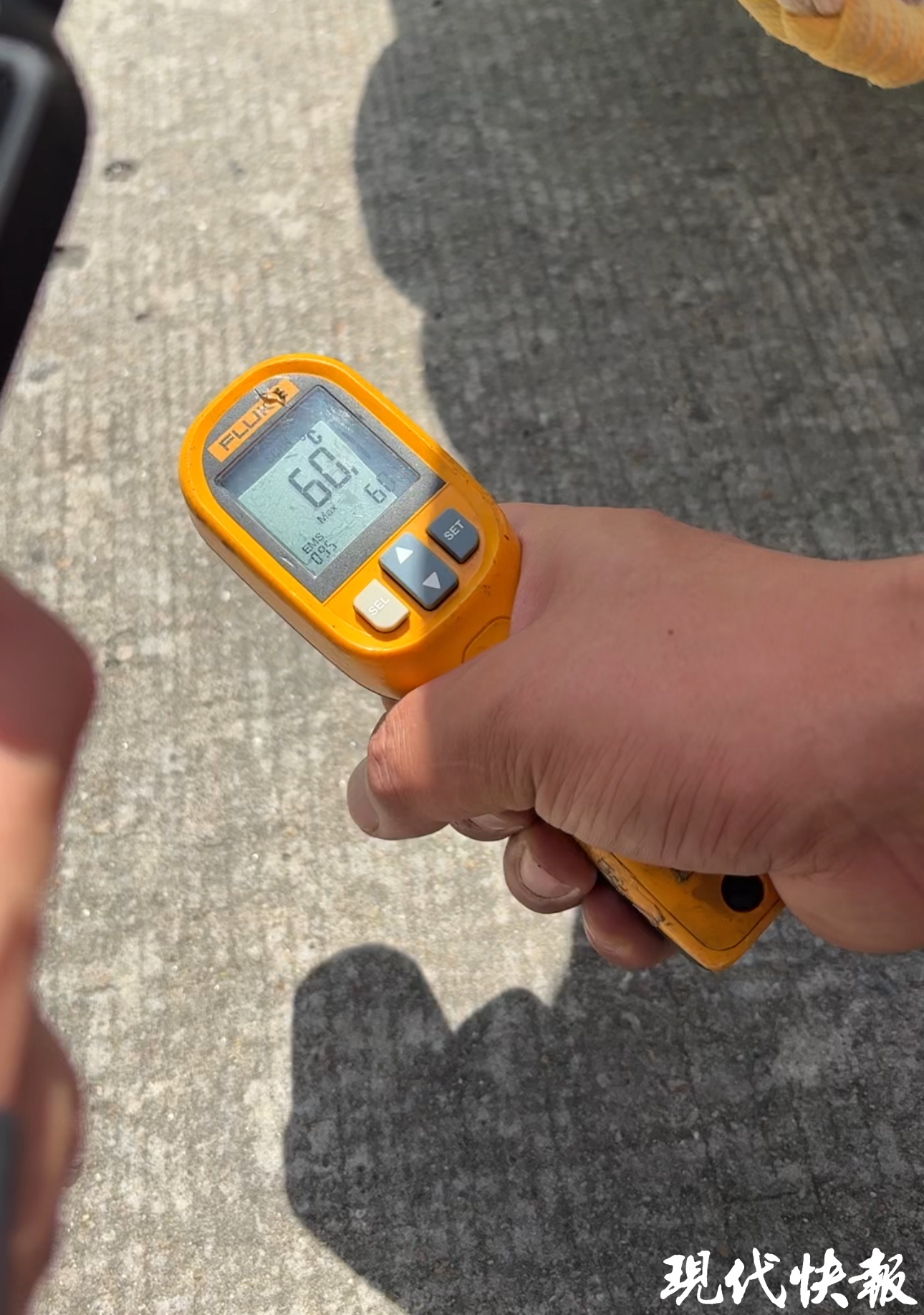 高温烤验下的飞机byebye员:60℃的停机坪、200℃的发动机尾喷热浪里给飞机“望闻问切”(图3)